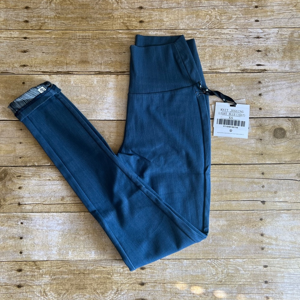 Agnes and Dora Jeggings, light denim , high waist, new with tags, xs